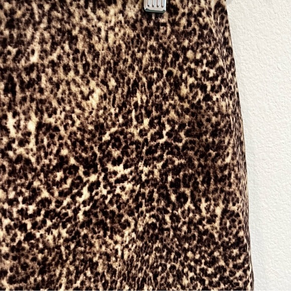 Talbots new with tags size 2 textured leopard print pencil skirt zipper back - Picture 2 of 8